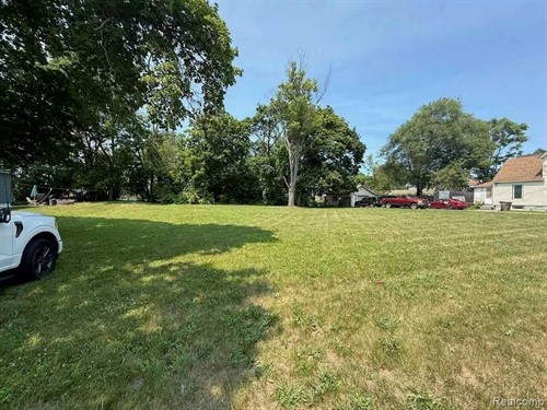 353 N Perry St,  Pontiac, MI 48342