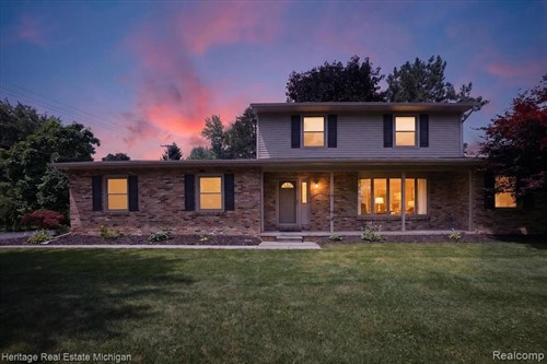 14038 Hogan Rd,  Fenton, MI 48451