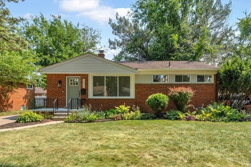 14421 Rosemary Blvd,  Oak Park, MI 48237