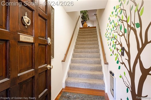 17955 University Park Dr,  Livonia, MI 48152