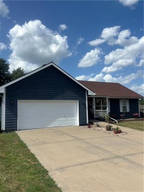 206 E 22nd Ter,  Kearney, MO 64060