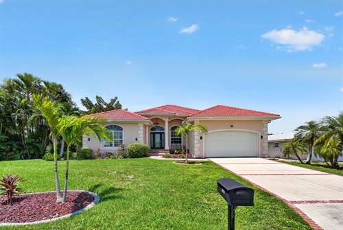 1298 Thompson ST,  North Fort Myers, FL 33903