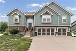 1913 White Tail Ln,  Liberty, MO 64068