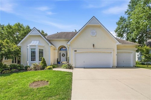 7645 W 149th St,  Overland Park, KS 66223