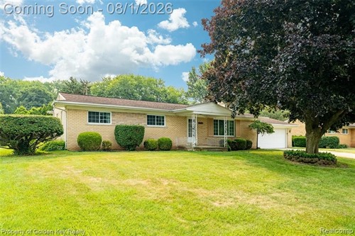 2918 Huntington Park Dr, Waterford Township, MI 48329