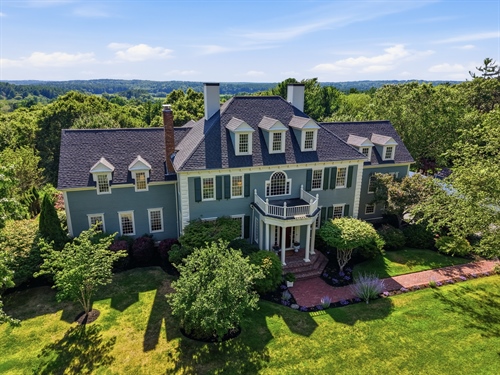 104 Pokanoket Lane,  Marshfield, MA 02050