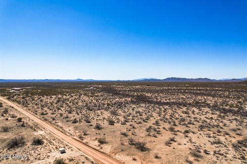 S Saguaro Hill Dr Unit A,  Congress, AZ 85332