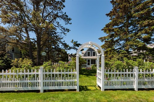 481 Drakes Island Rd, Wells, ME 04090