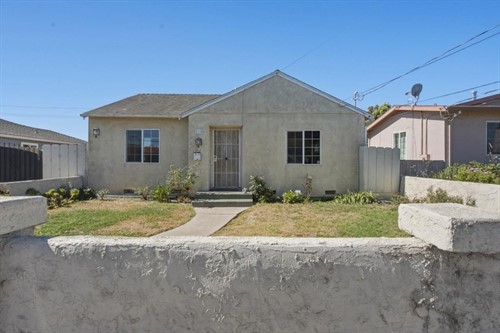 818 East St,  Salinas, CA 93905