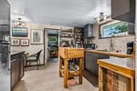 Delightful kitchen.