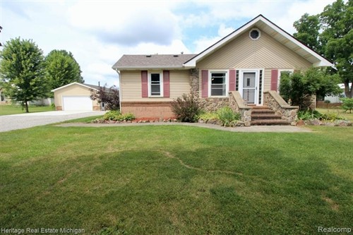15352 Duffield Rd, Argentine, MI 48418
