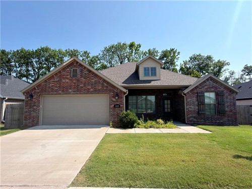 3009 E Coolridge St,  Fayetteville, AR 72701