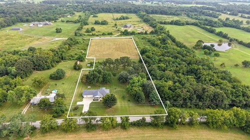 8592 W Farm Road 104,  Willard, MO 65781