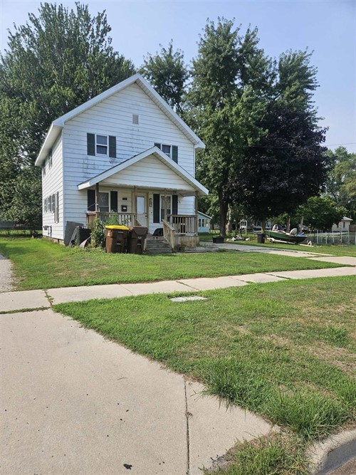 1112 Ferris St, Alma, MI 48801
