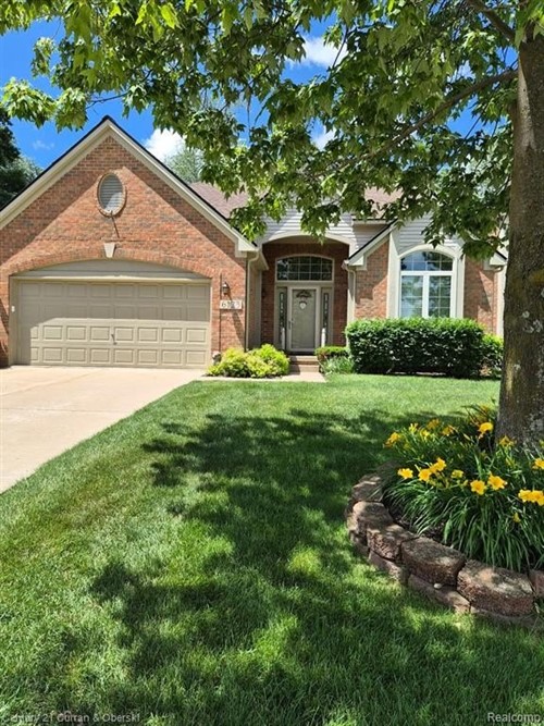 6123 Lochmore Dr Unit 71, Commerce Township, MI 48382