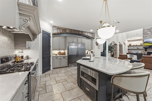 Gas range with double oven