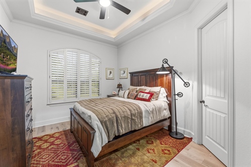First floor guest suite with golf views