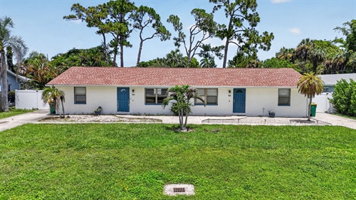781 95th AVE N,  Naples, FL 34108