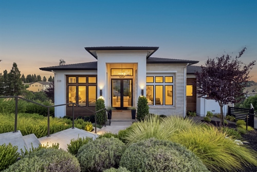 555 Any St,  Santa Rosa, CA 95404