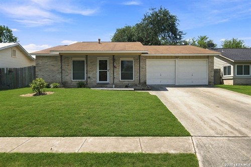 5930 Oak Run St,  San Antonio, TX 78247