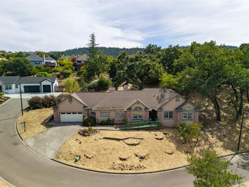 5966 Stone Bridge Rd,  Santa Rosa, CA 95409