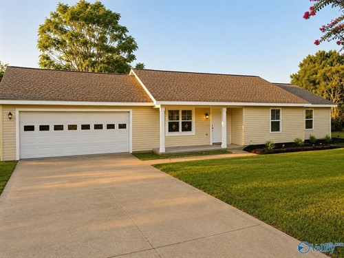 244 Frances Amelia Dr,  Huntsville, AL 35811