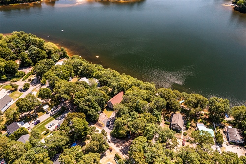 42 Lake View Blvd,  Plymouth, MA 02360