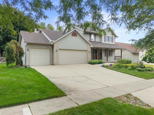 203 Maria Ln,  Cottage Grove, WI 53527