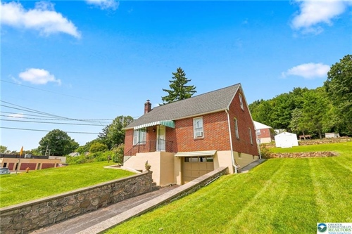 1135 E Susquehanna Street,  Salisbury Twp, PA 18103
