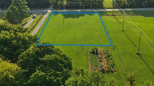 300 S Highway 82,  Locust Grove, OK 74352