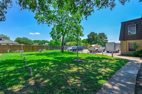 1526 East Ave Apt 203,  Katy, TX 77493