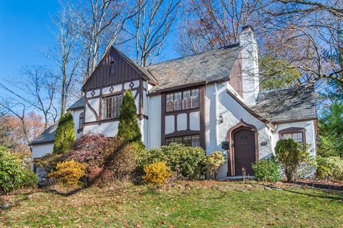 21 N Glen Rd,  Mountain Lakes, NJ 07046