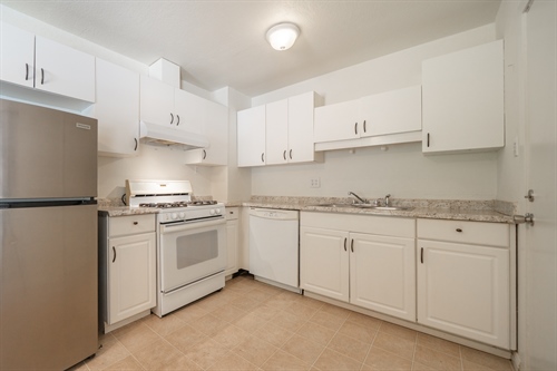 2045 Montana Ave-16