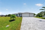 913 NW 33rd Pl,  Cape Coral, FL 33993