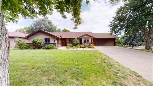 1113 Valley View Dr,  Ida Grove, IA 51445