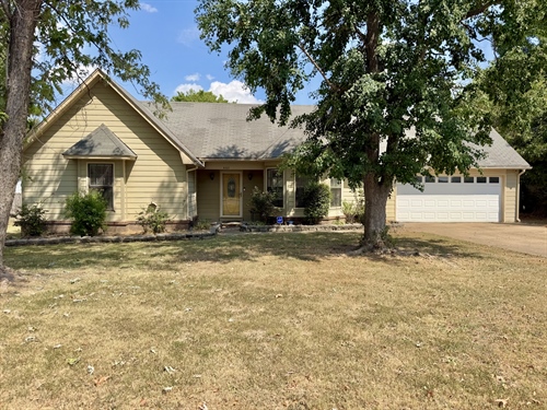 662 Eaglewood Dr,  Southaven, MS 38671