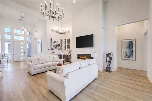 168 Tre Pietre Street 18e