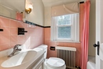 Upstairs Full Bathroom