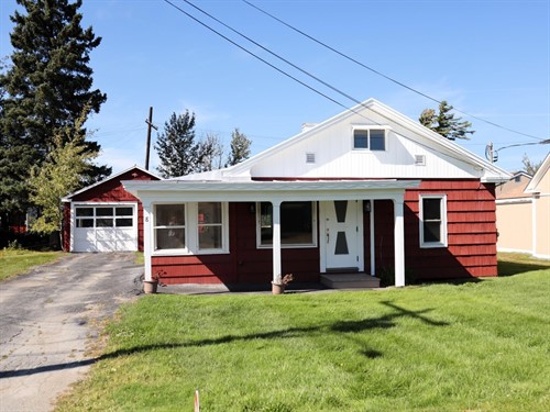 8 Coburn Ave E,  Jackman, ME 04945