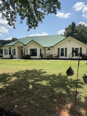 95 Firethorne Dr, Newnan, GA 30265