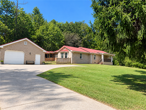 26 Farmer Road NW,  Catersville, GA 30120