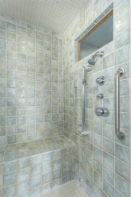 Primary bath with steam shower