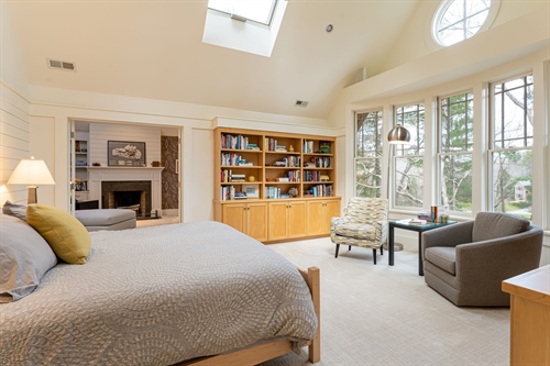 Primary suite