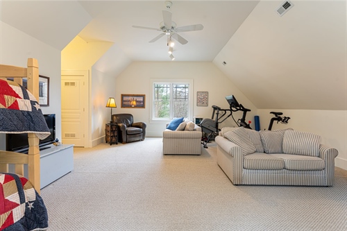 Bonus room