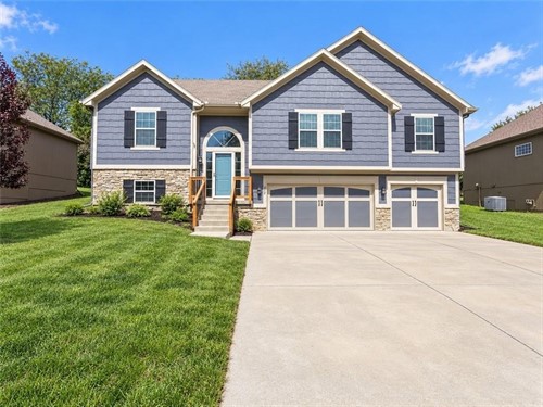 412 Duncan Dr,  Liberty, MO 64068