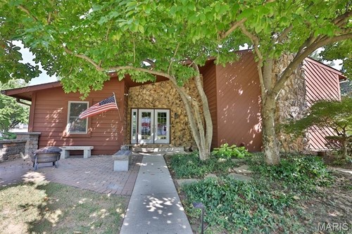 703 Peachtree Trl,  Collinsville, IL 62234