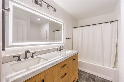 1340 Tempo Street 10