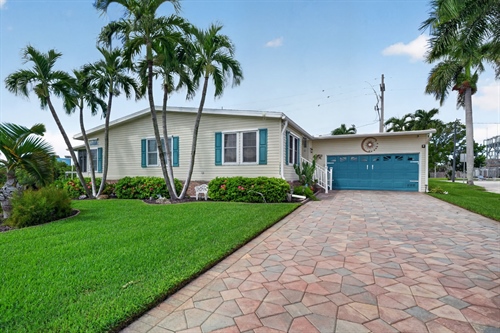 17520 Azalea LN,  Fort Myers Beach, FL 33931