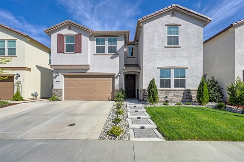 4121 Trinity Alps Way Roseville CA 95747 exterior day closer gr4