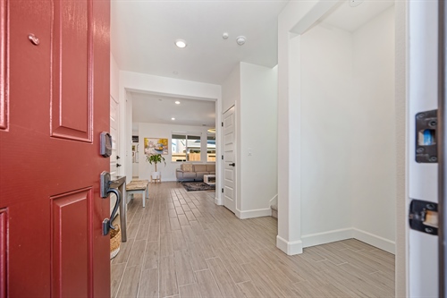 4121 Trinity Alps Way Roseville CA 95747 entry gr7